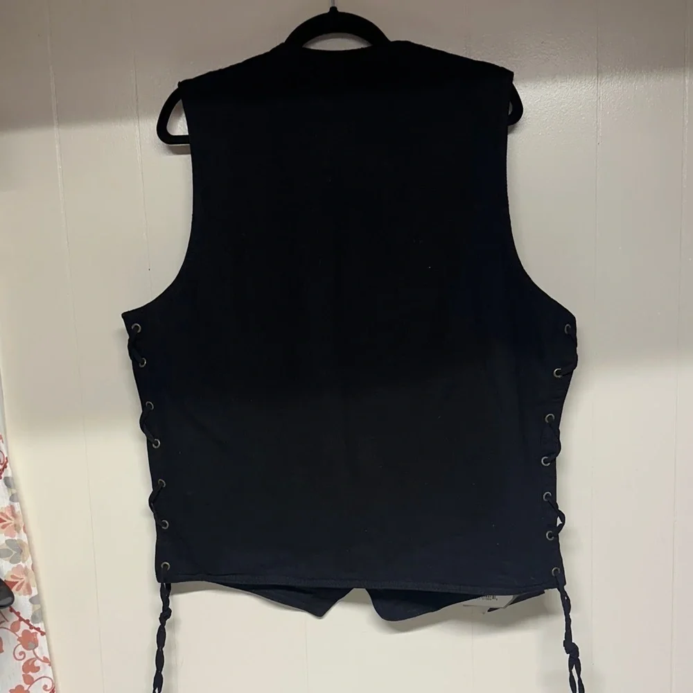 Men's Black Vest with Gun Pocket